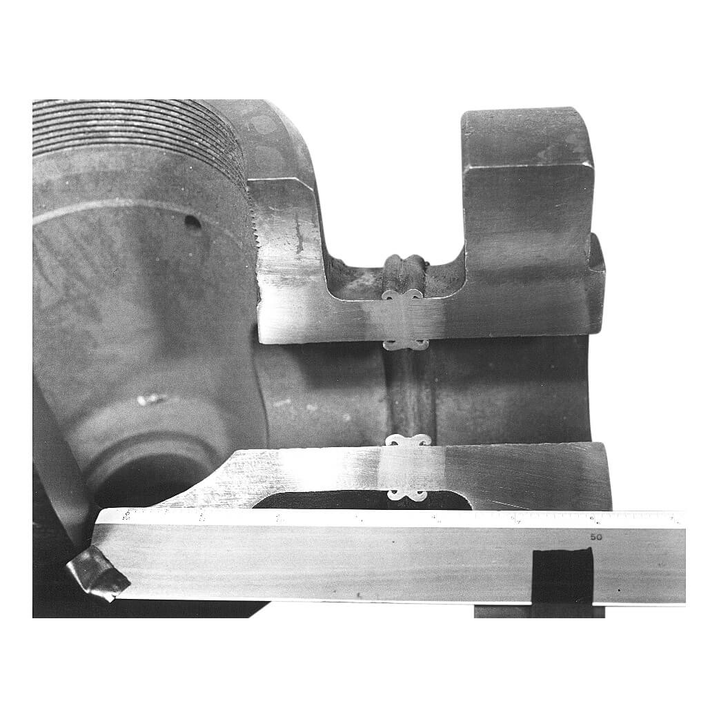 High-pressure valve body weld cross-section